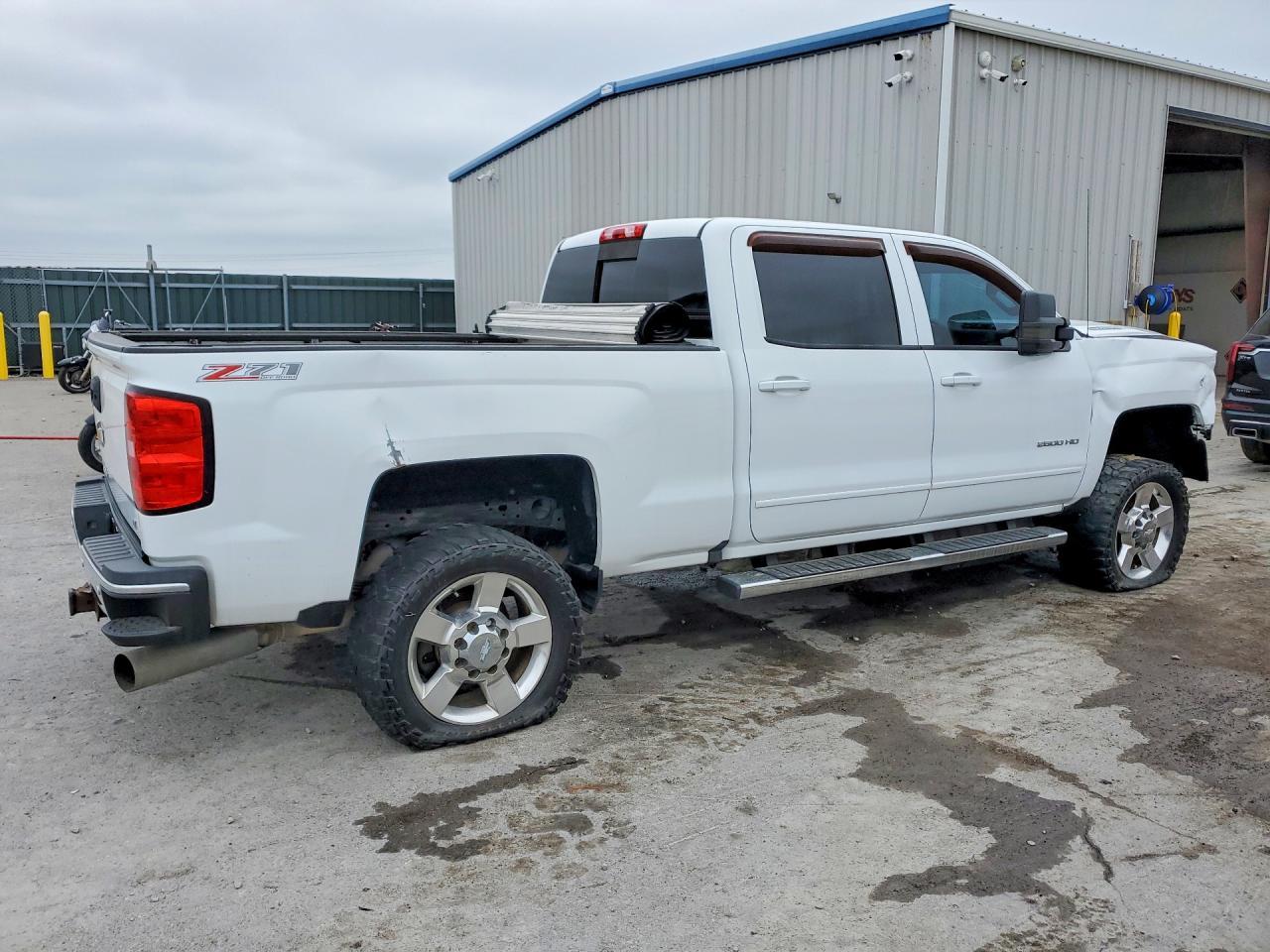 2017 Chevrolet Silverado K2500 Heavy Duty Lt - Image 3