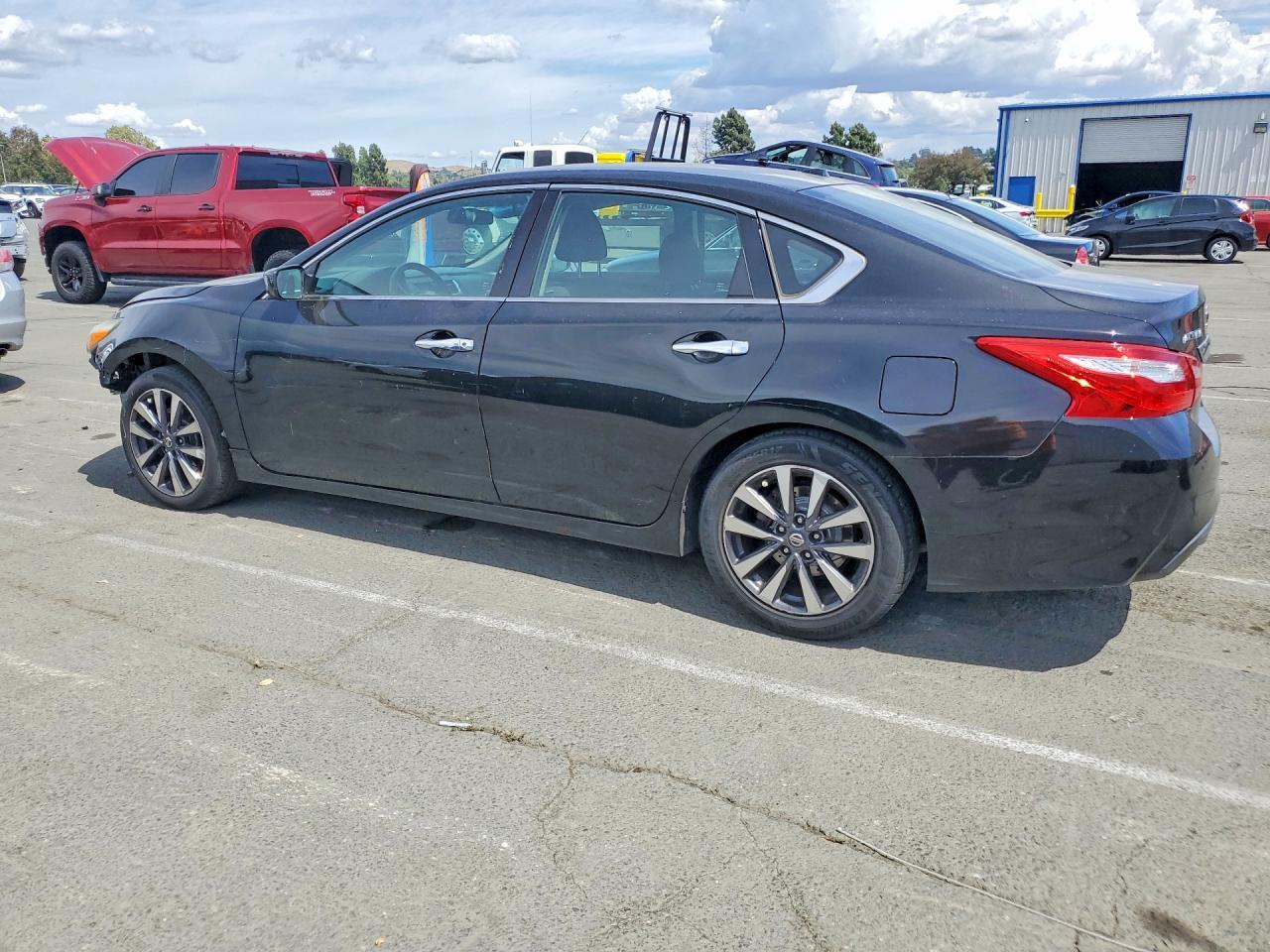 2017 Nissan Altima 2.5 Sv - Image 2