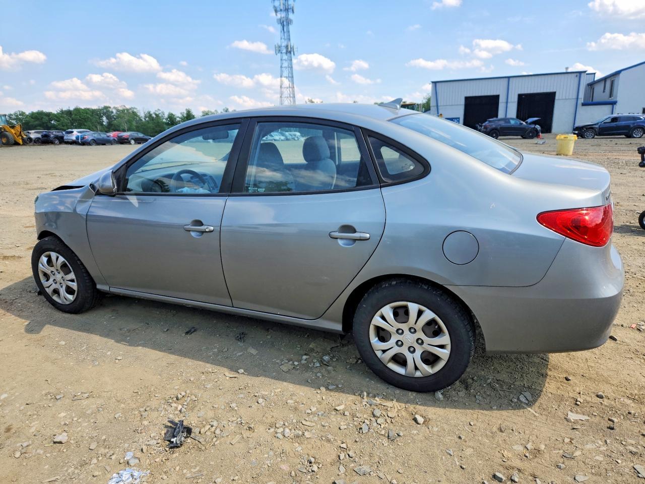 2010 Hyundai Elantra Gls - Image 2