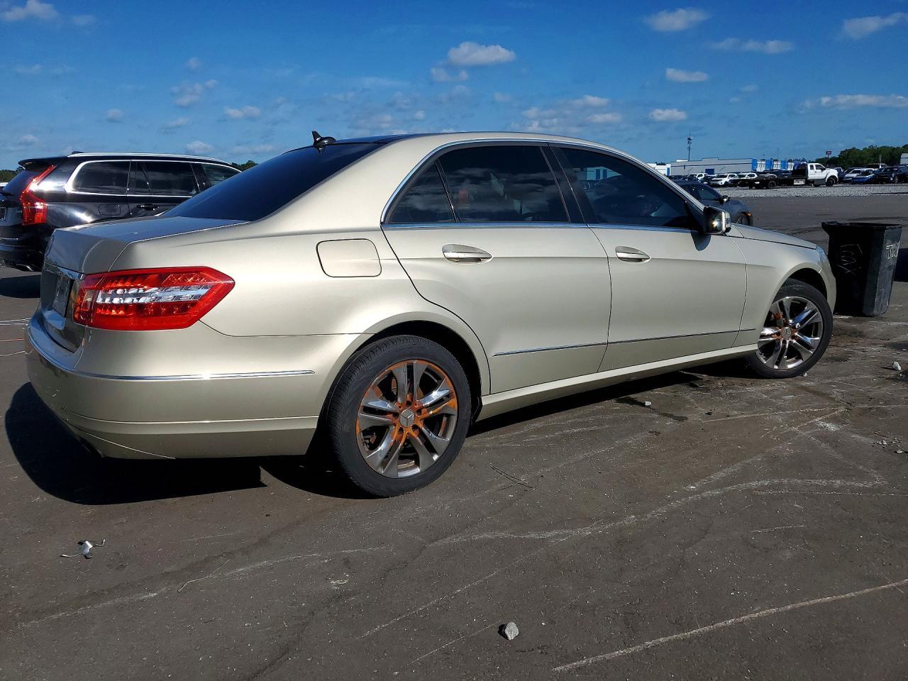 2010 Mercedes-Benz E 350 - Фото 3