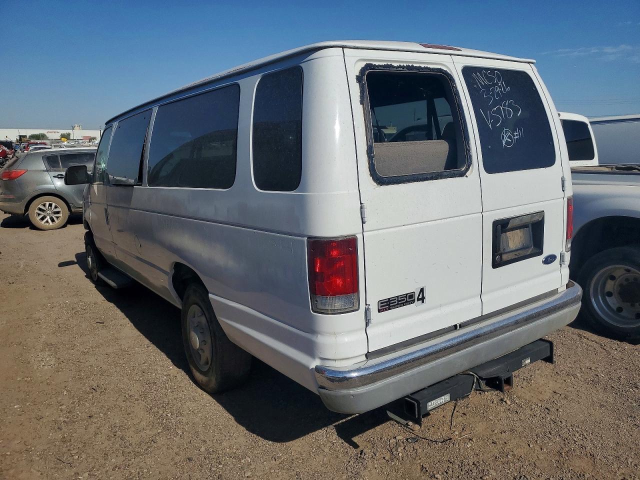 2002 Ford Econoline E350 Super Duty Wagon - Фото 3