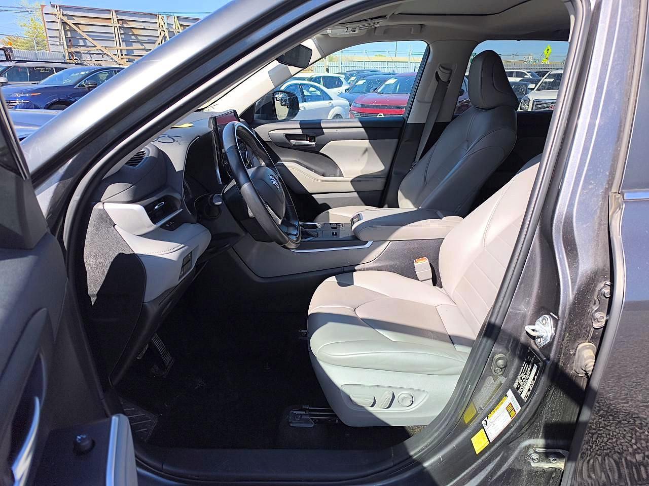 2023 Toyota Highlander Xle - Image 7