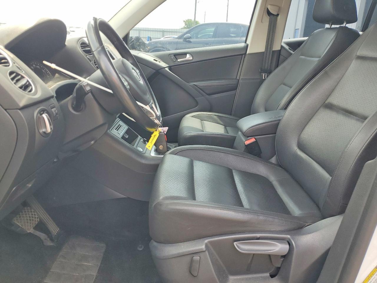 2016 Volkswagen Tiguan S - Фото 7