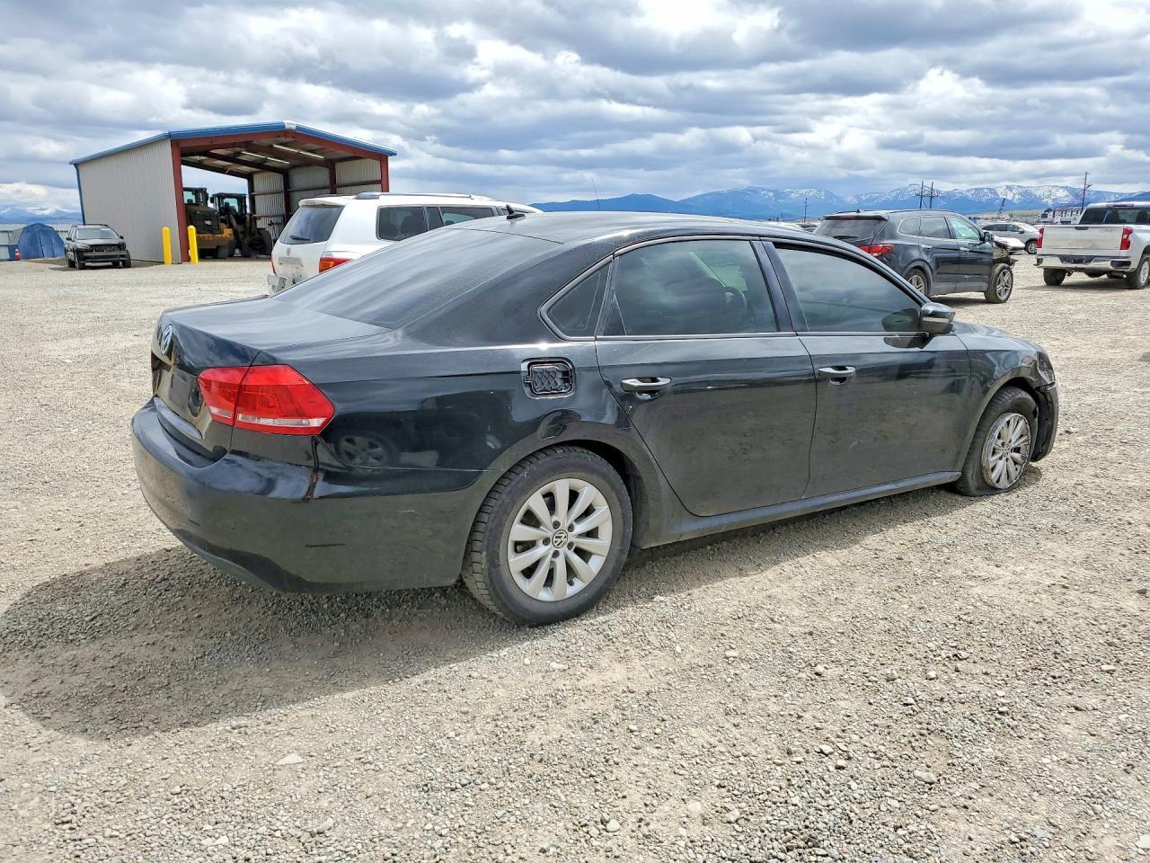 2013 Volkswagen Passat S - Фото 3
