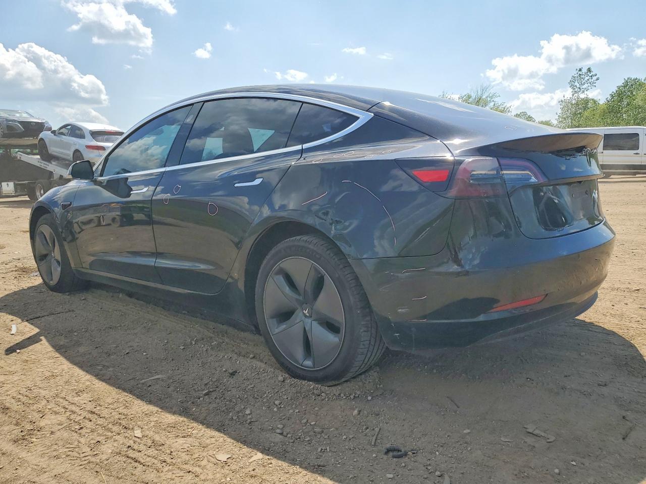 2020 Tesla Model 3 - Фото 2