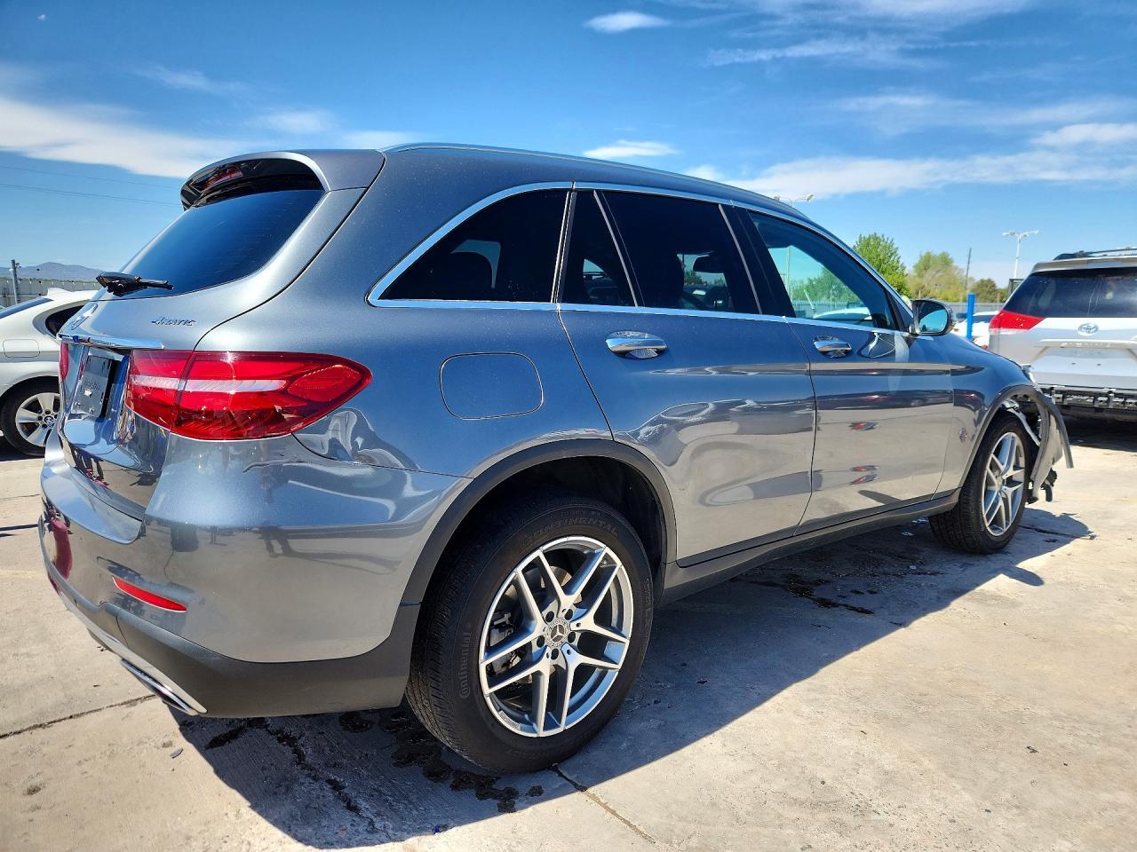 2019 Mercedes-Benz Glc 300 4Matic - Image 3