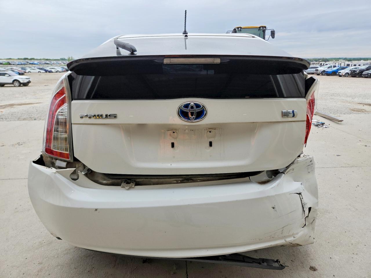 2014 Toyota Prius Two - Image 6