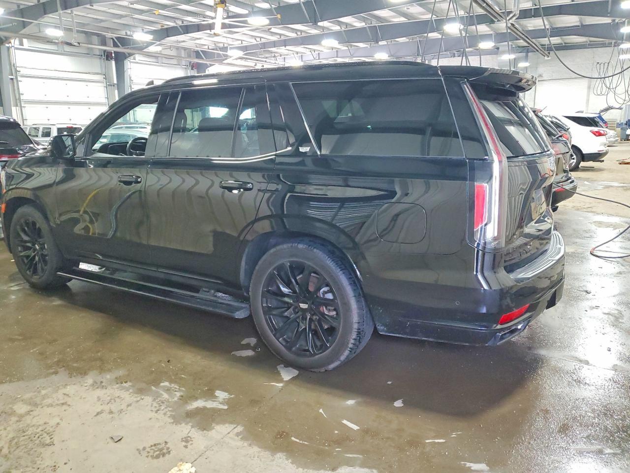 2021 Cadillac Escalade Sport Platinum - Image 2