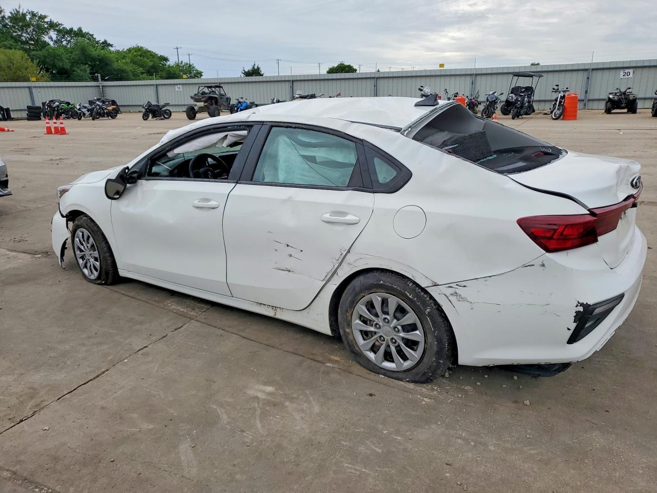 2021 Kia Forte Fe - Image 2