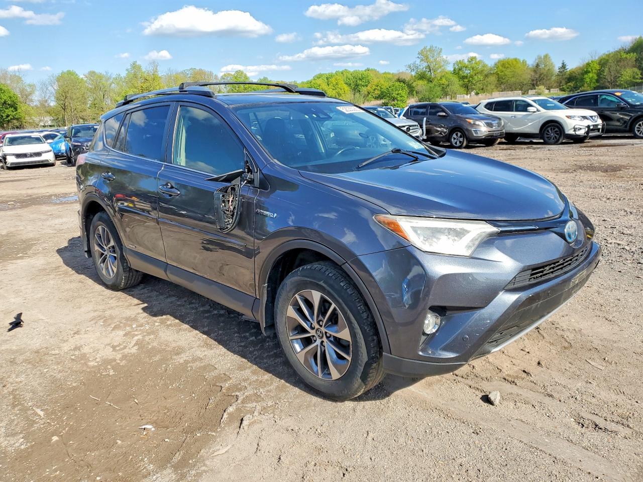 2017 Toyota Rav4 Hybrid Xle - Image 4