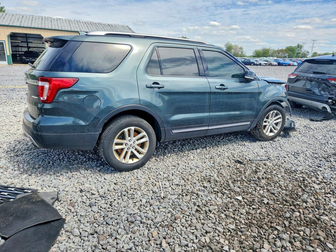 2016 Ford Explorer Xlt - Фото 3