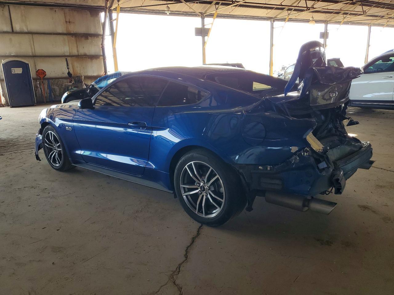 2017 Ford Mustang Gt - Фото 2