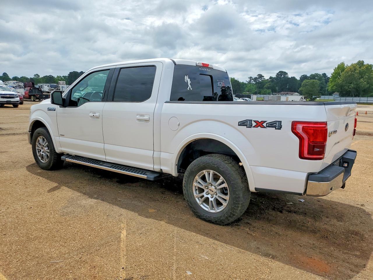 2015 Ford F150 Supercrew - Фото 2
