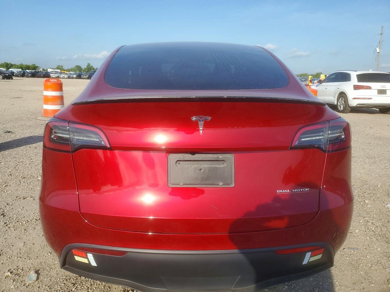 2024 Tesla Model Y - Фото 6