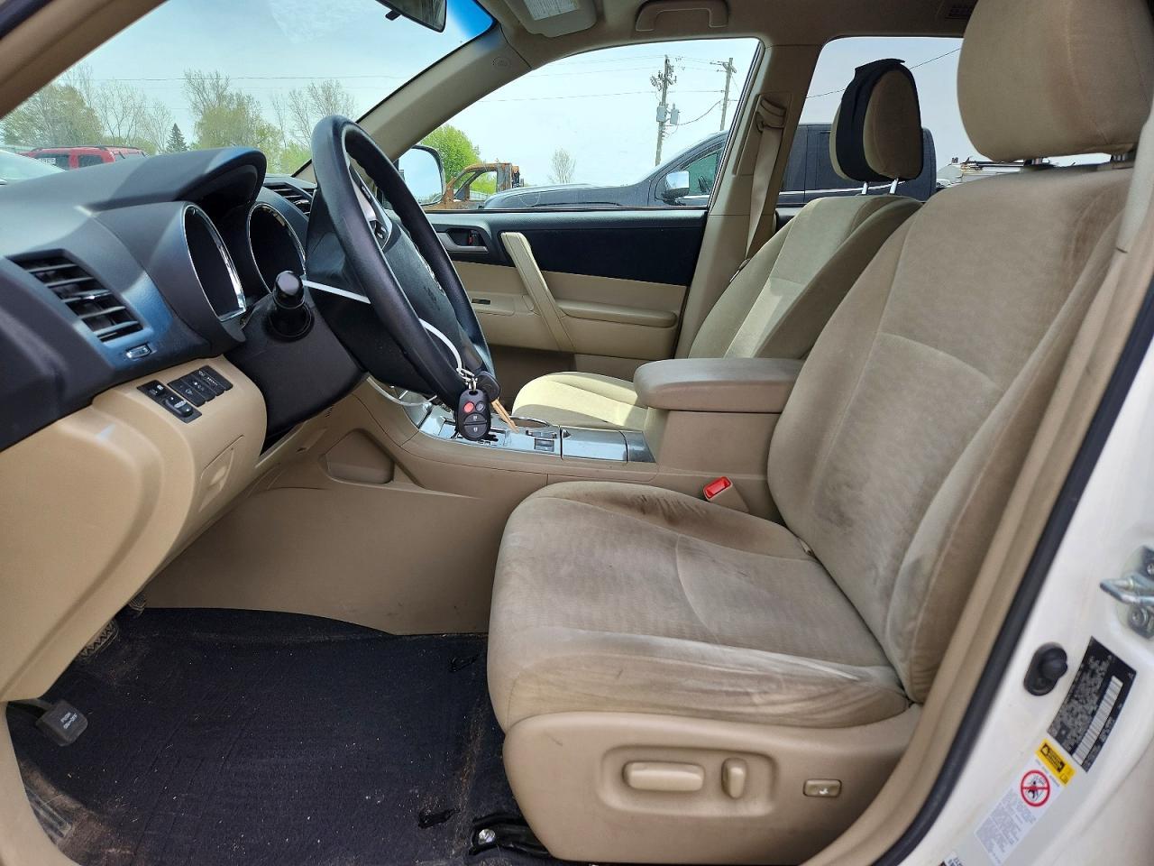 2013 Toyota Highlander Plus - Image 7