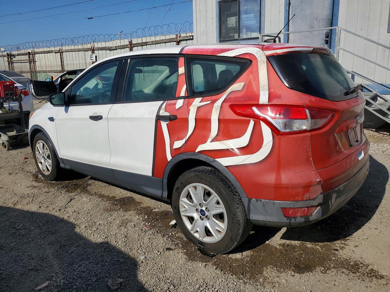 2015 Ford Escape - Фото 2