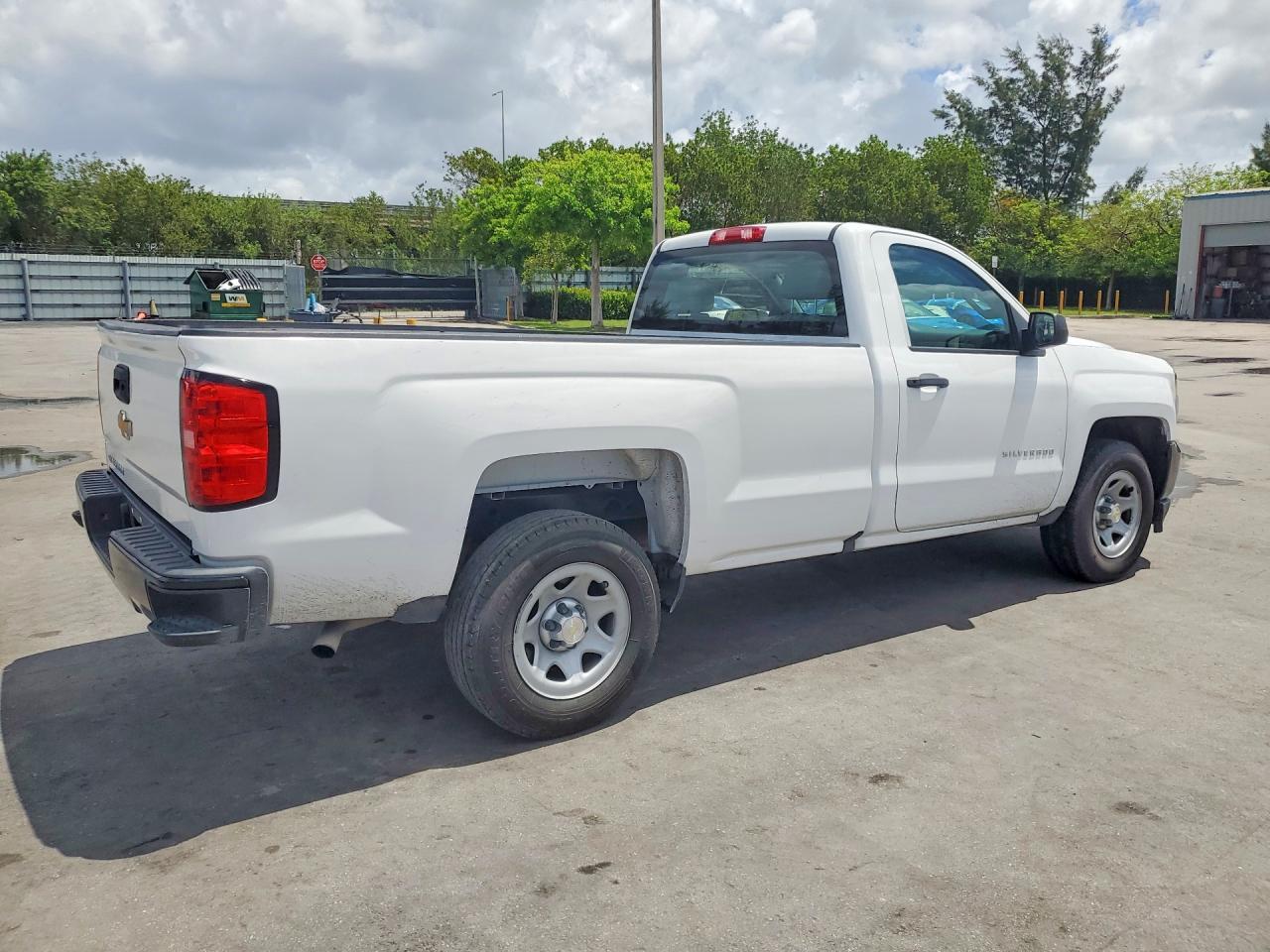 2017 Chevrolet Silverado C1500 - Image 3