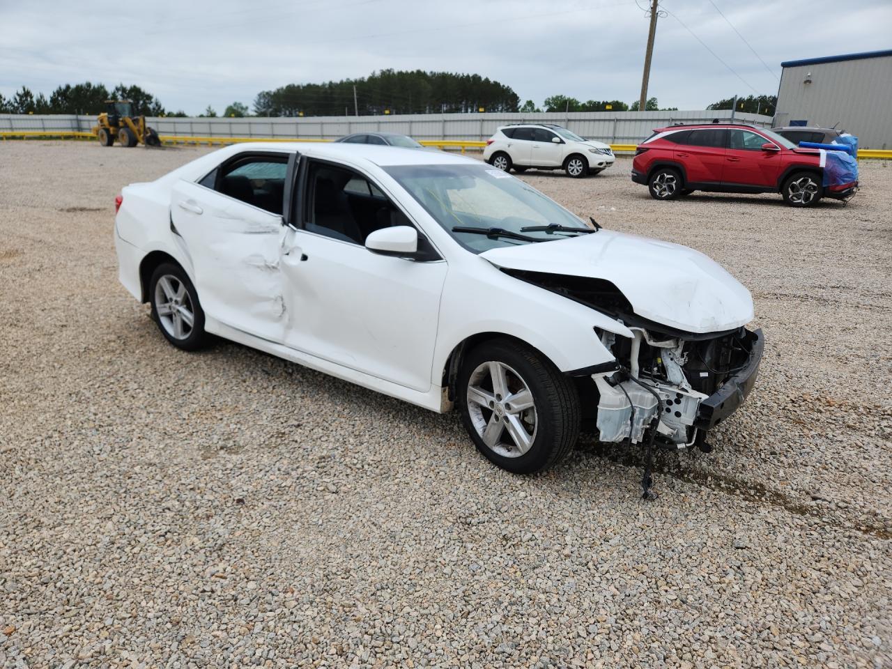 2012 Toyota Camry L - Фото 4