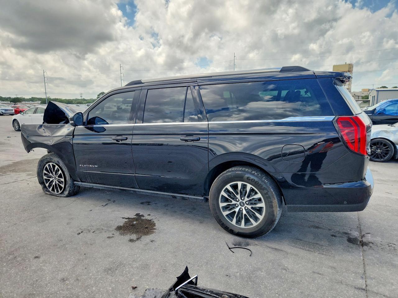2025 Ford Expedition Max Platinum - Image 2