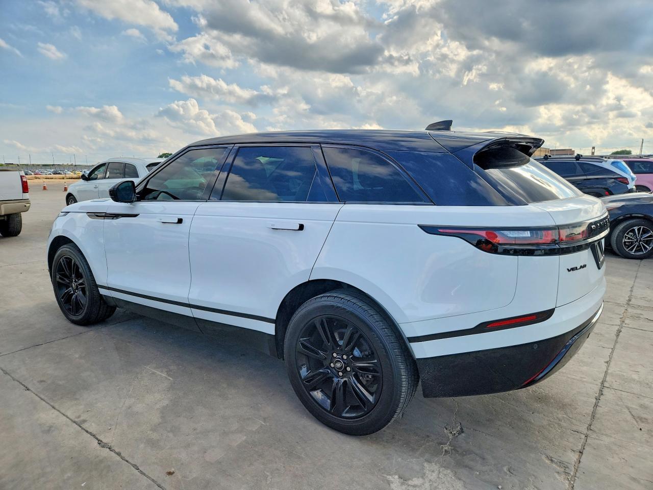 2023 Land Rover Range Rover Velar R-Dynamic S - Фото 2