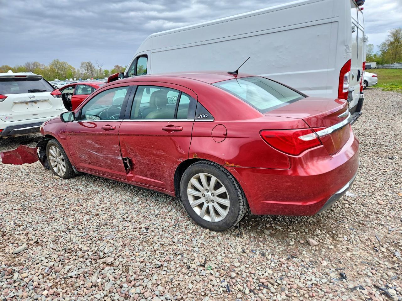 2013 Chrysler 200 Touring - Фото 2