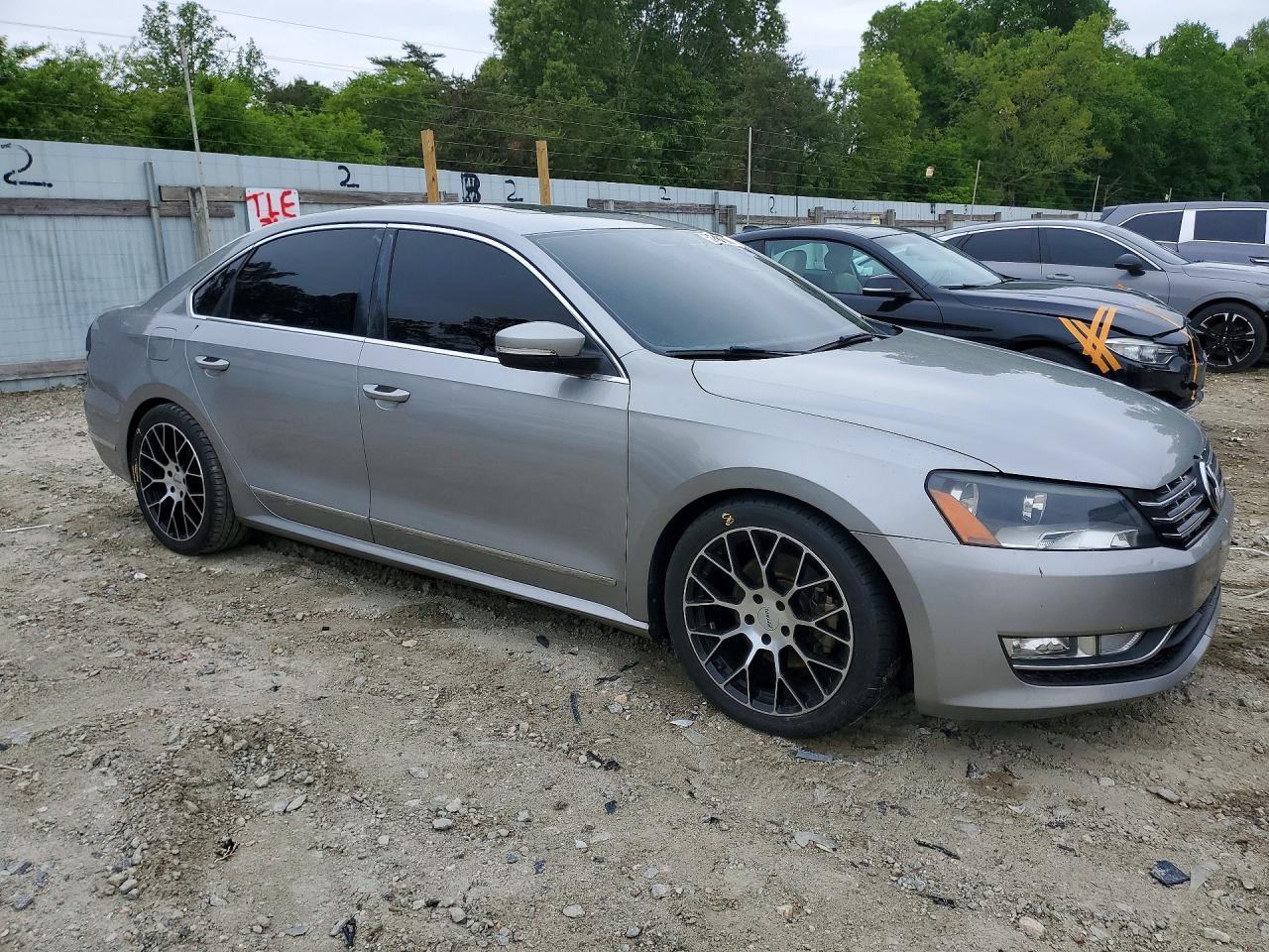 2013 Volkswagen Passat Sel - Image 4