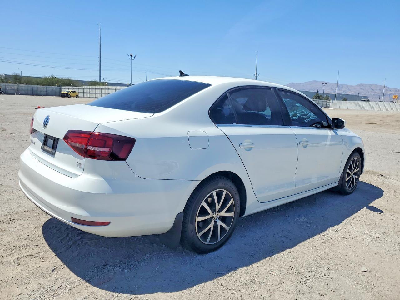 2017 Volkswagen Jetta Se - Image 3