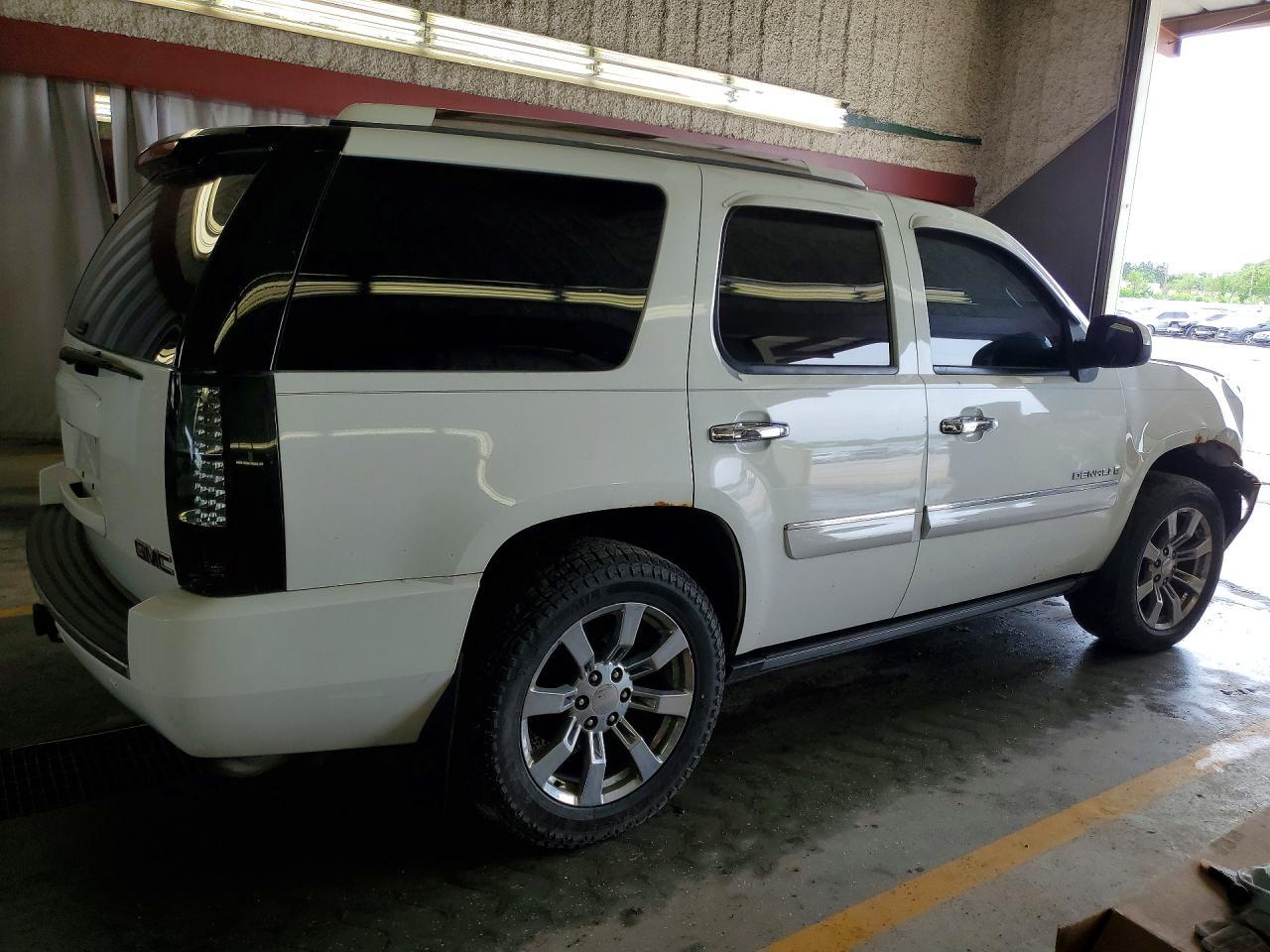 2007 GMC Yukon Denali - Image 3