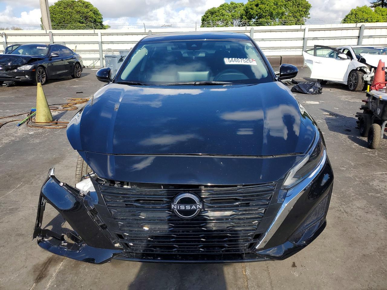 2025 Nissan Altima Sv - Image 5