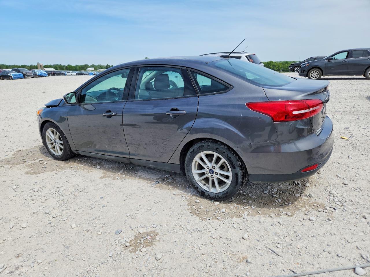 2018 Ford Focus Se - Image 2