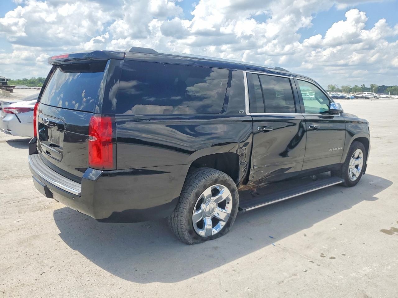 2015 Chevrolet Suburban K1500 Ltz - Фото 3