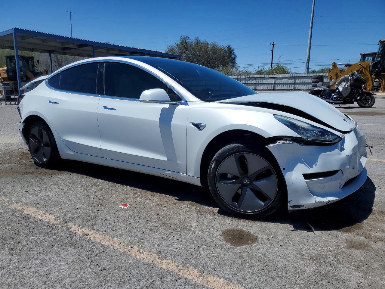 2019 Tesla Model 3 - Фото 4