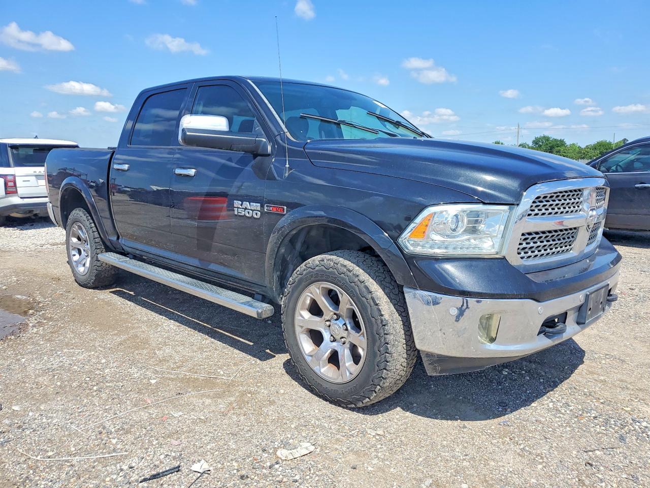 2016 Ram 1500 Laramie - Image 4