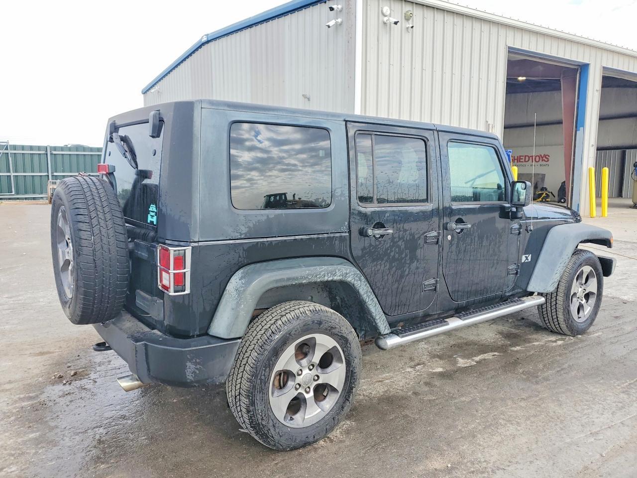 2008 Jeep Wrangler Unlimited X - Image 3