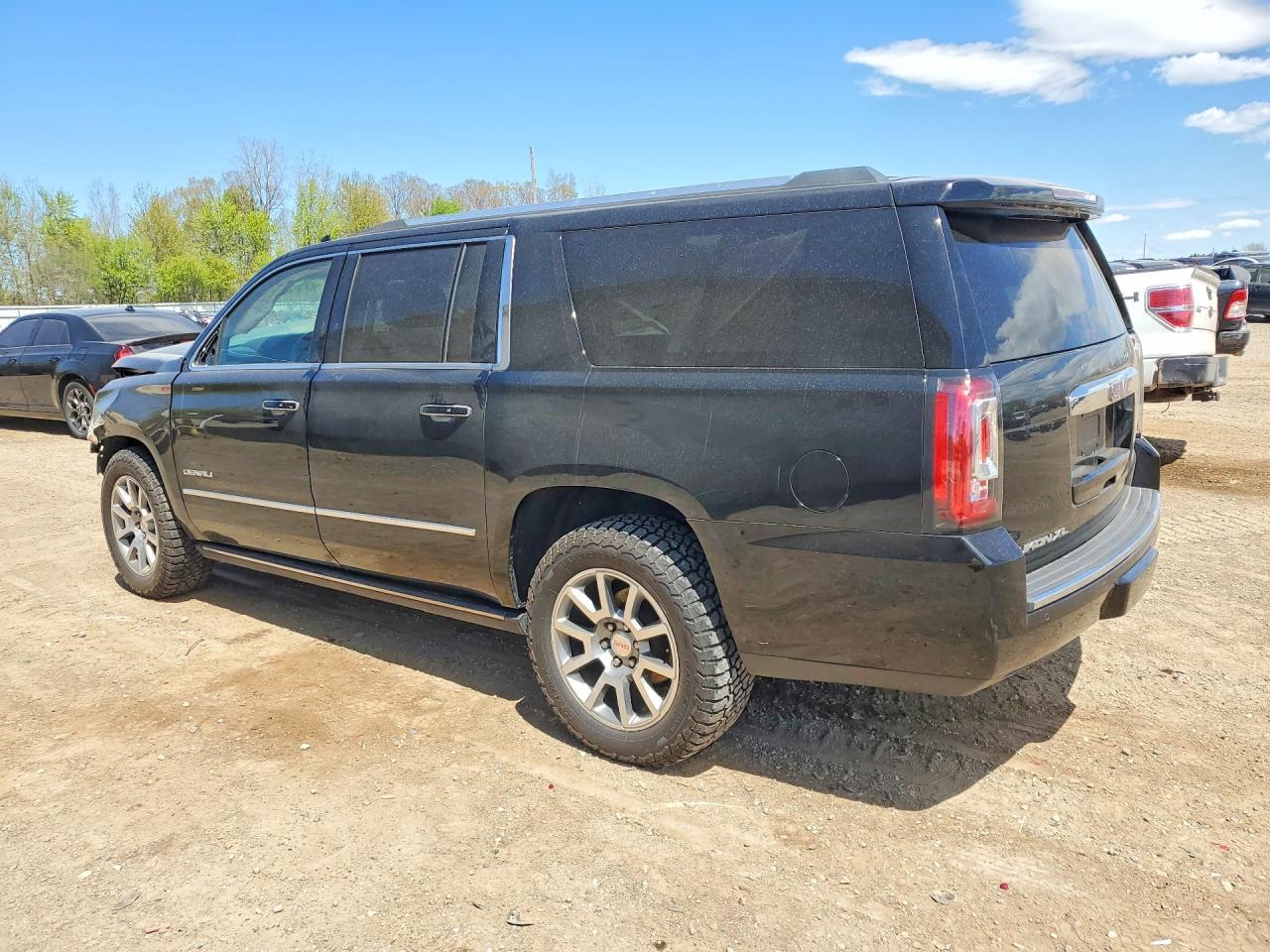 2015 GMC Yukon - Фото 2