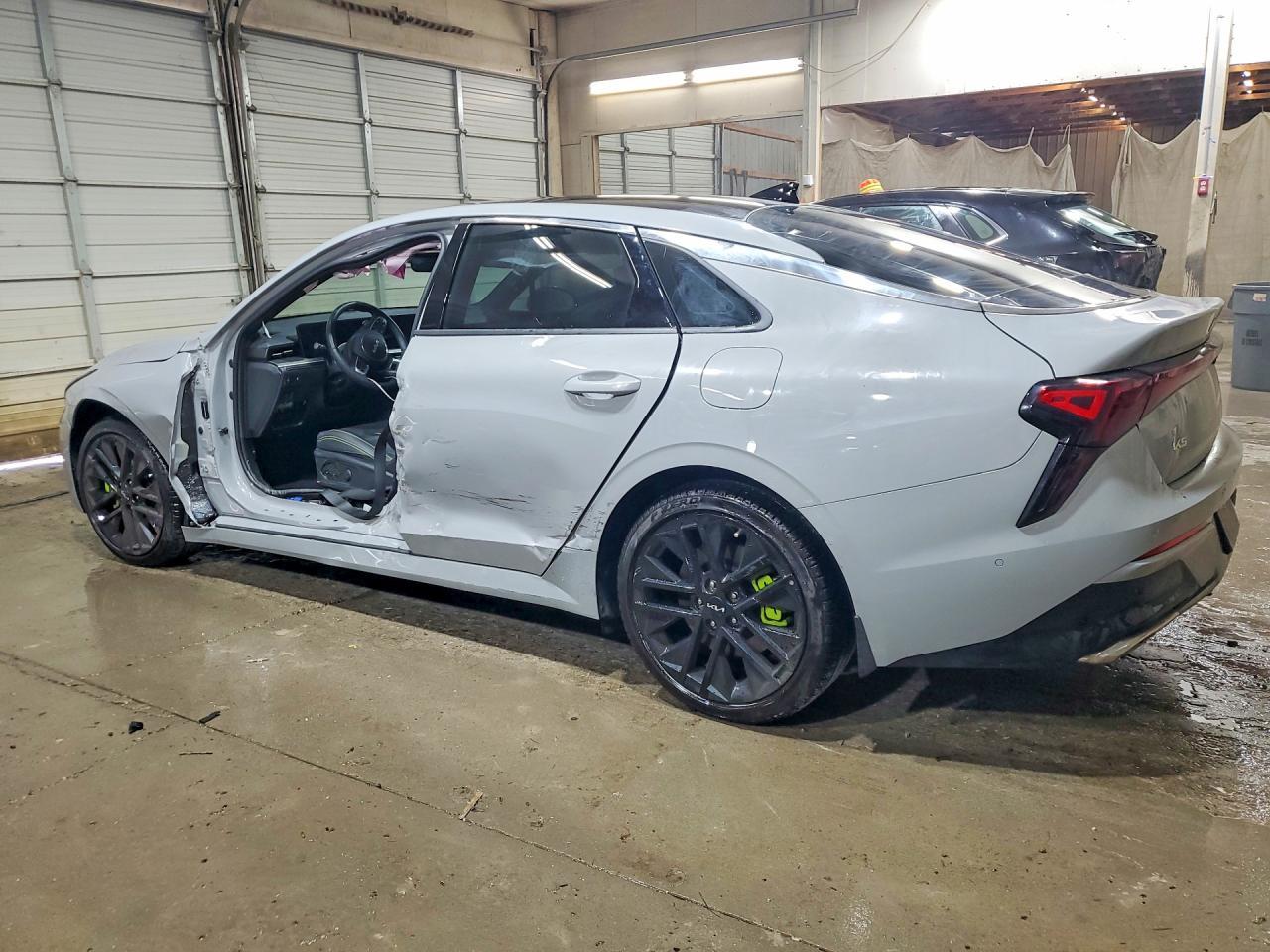 2025 Kia K5 Gt - Фото 2