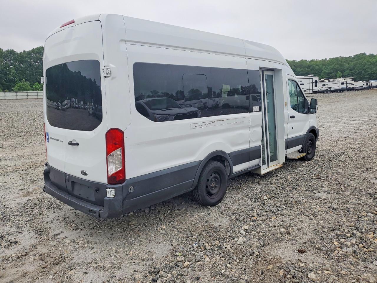 2017 Ford Transit T-350 Handicap Accessible - Фото 3