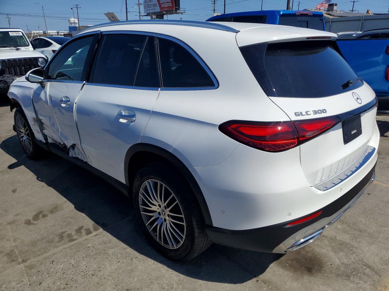 2025 Mercedes-Benz Glc 300 - Фото 2