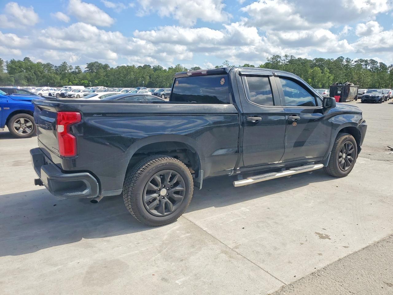 2019 Chevrolet Silverado C1500 Custom - Image 3
