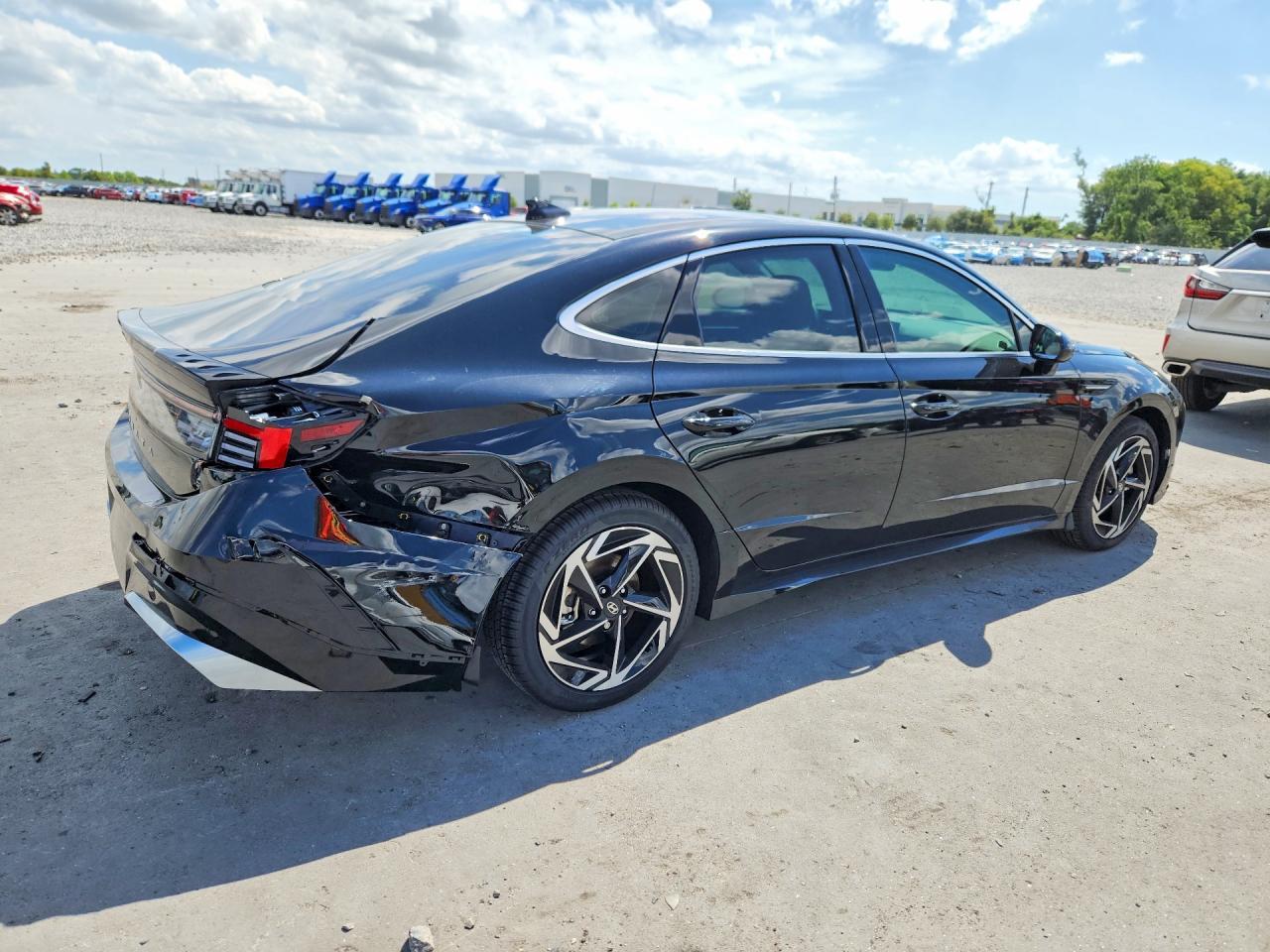 2025 Hyundai Sonata Sel - Image 3