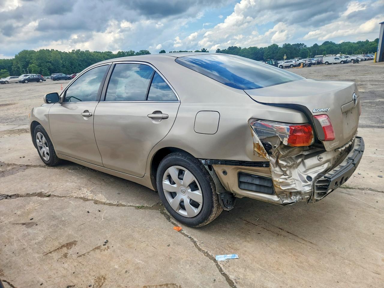 2009 Toyota Camry Base - Фото 2