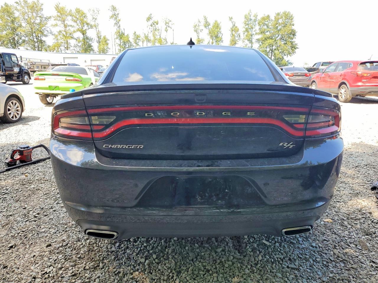 2018 Dodge Charger R - Image 6