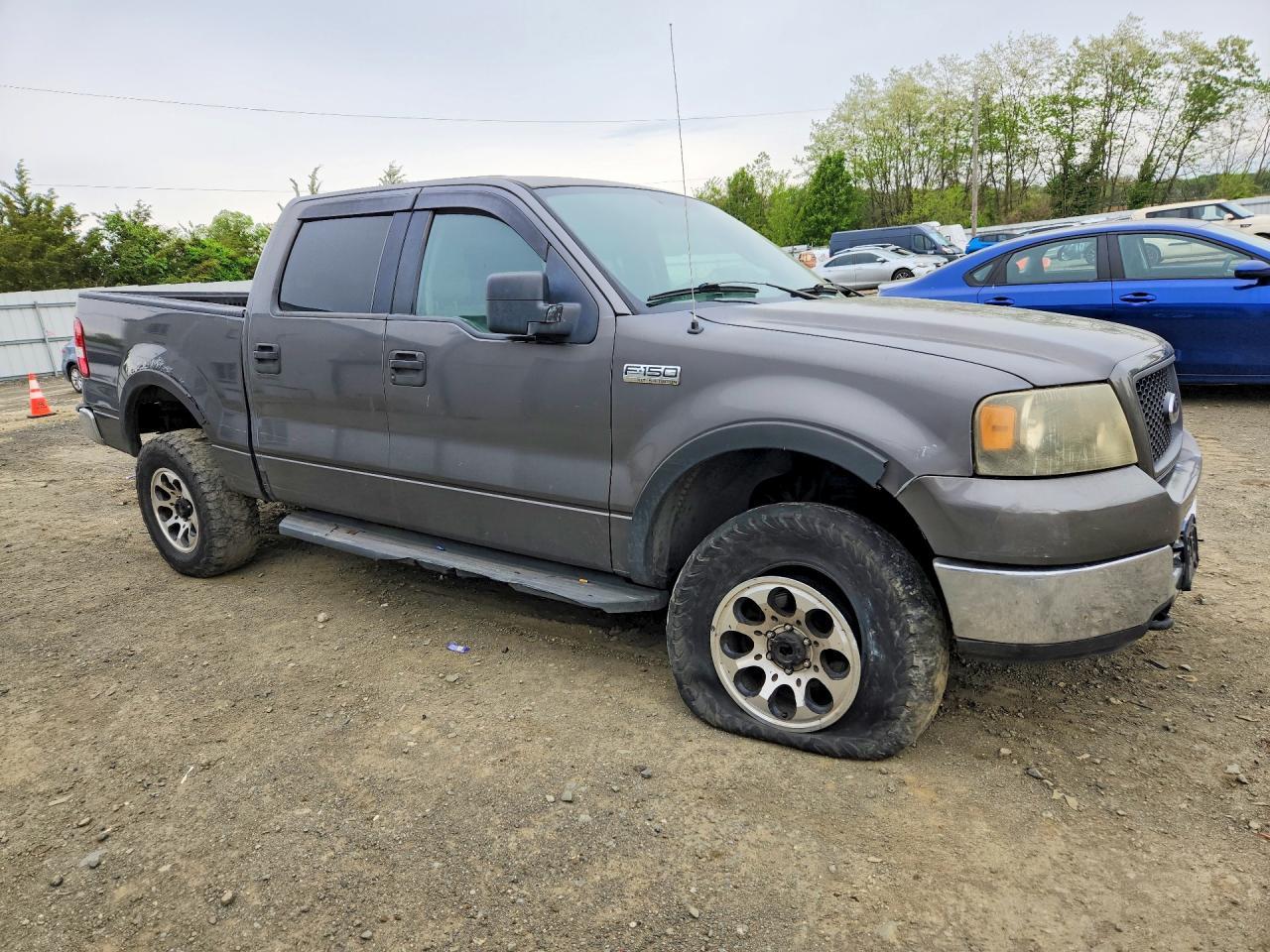 2005 Ford F150 Supercrew - Image 4