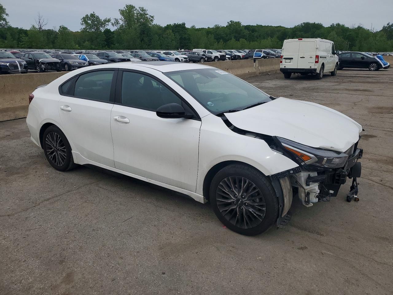 2024 Kia Forte Gt Line - Image 4