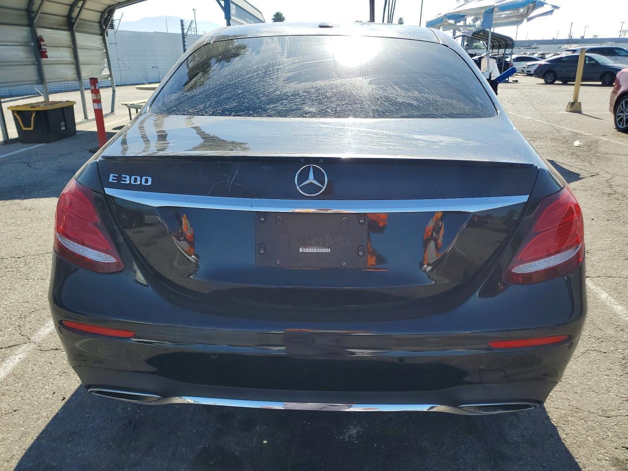 2018 Mercedes-Benz E 300 - Фото 6