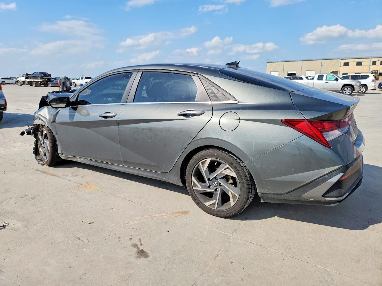 2024 Hyundai Elantra Limited - Фото 2
