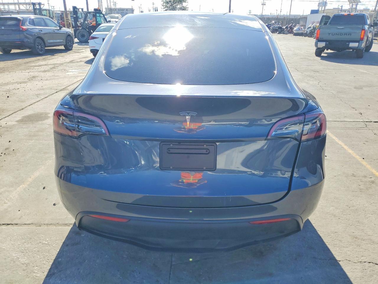 2023 Tesla Model Y - Фото 6