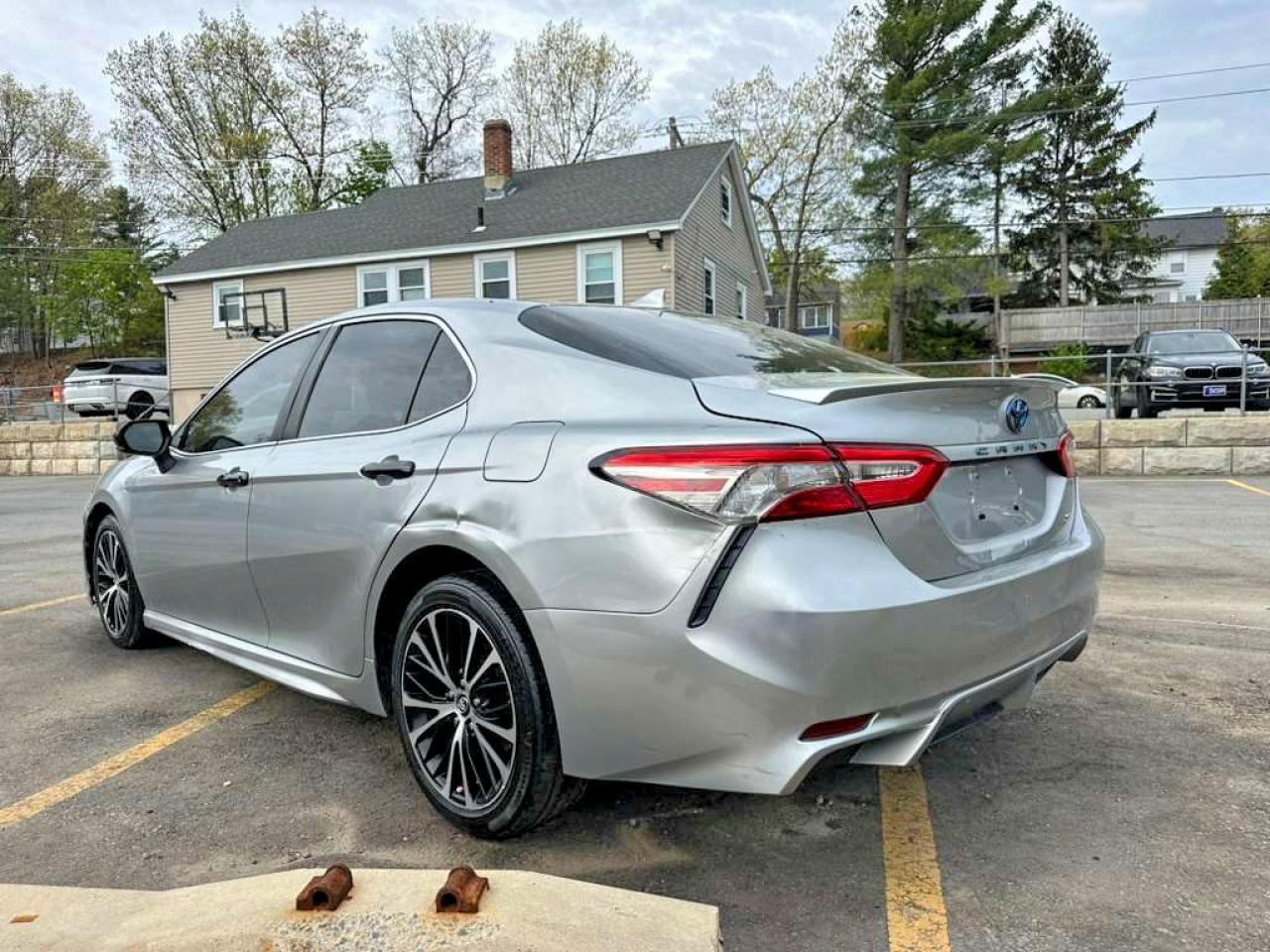 2019 Toyota Camry Se - Image 2