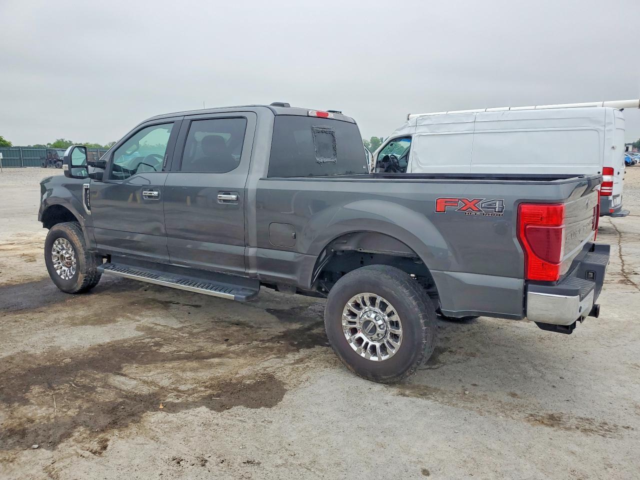 2020 Ford F250 Super Duty - Image 2