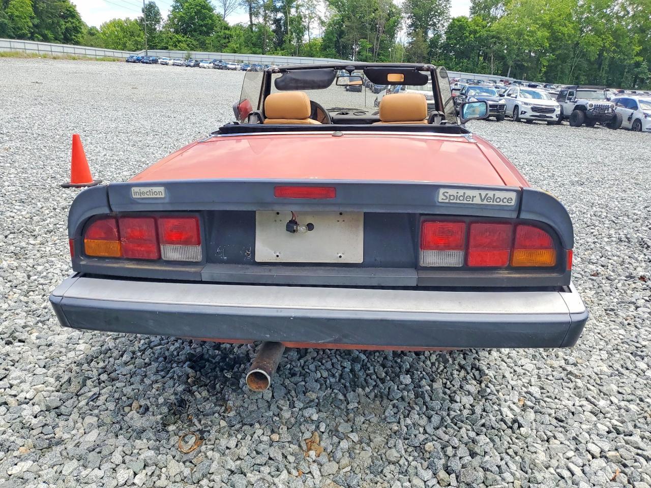 1986 Alfa Romeo Veloce 2000 Spider - Image 6